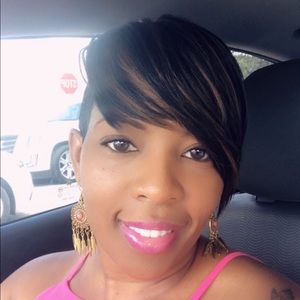 Meet your Posher, Mia